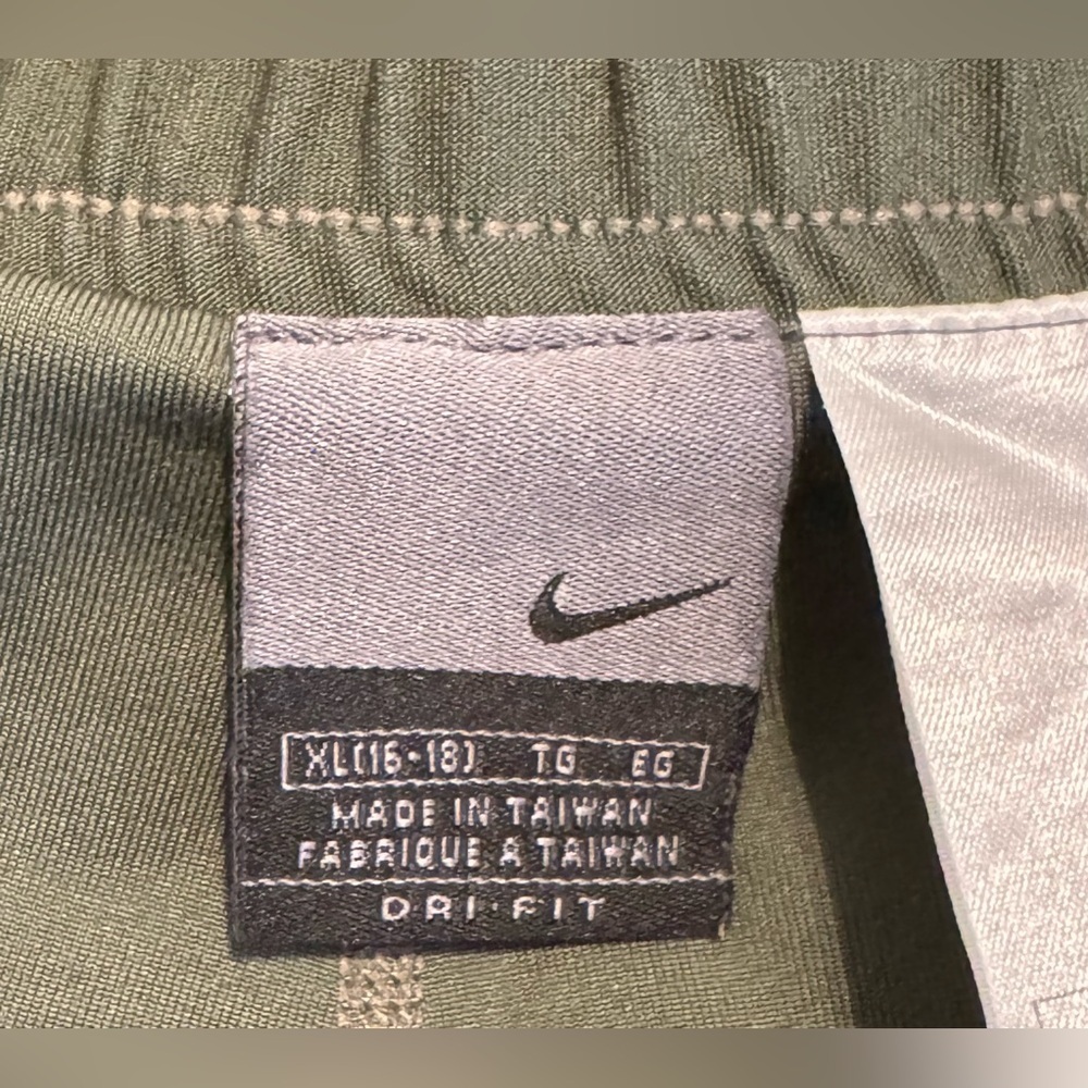 Nike Dri-Fit Olive Green Women's Sporty Skort Size XL (16-18) - Picture 5 of 8